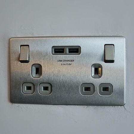 North London Apartment - エドモントン エクステリア 写真