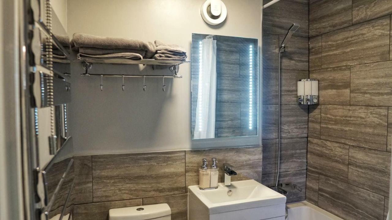 North London Apartment - エドモントン エクステリア 写真
