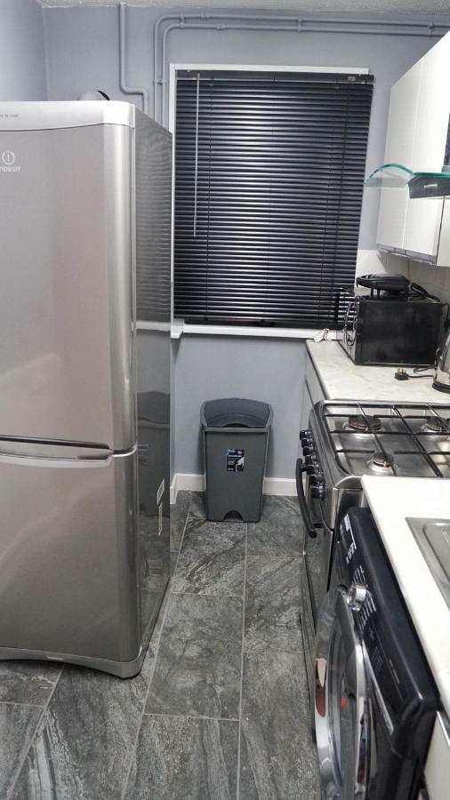 North London Apartment - エドモントン エクステリア 写真